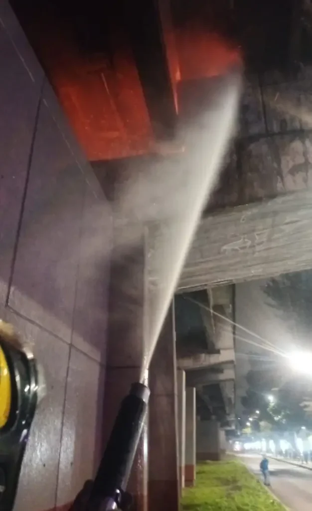 Lo que sabemos del incendio en Velódromo-Ciudad Deportiva y la suspensión parcial de la Línea 9 del Metro