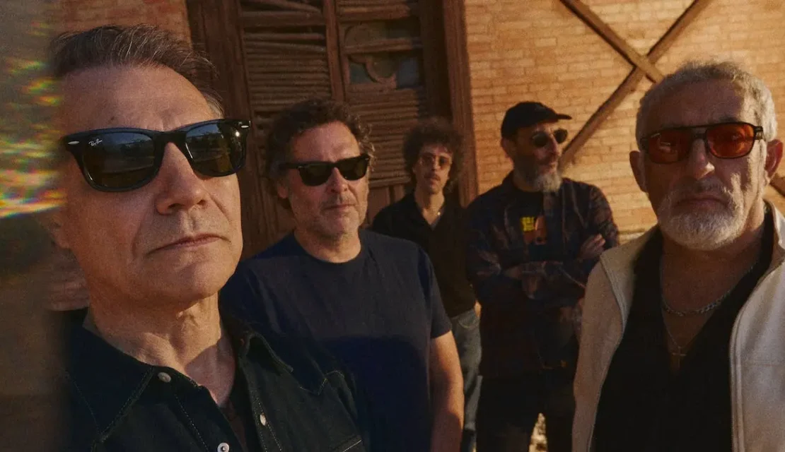 Los Planetas anuncian nuevo disco con su versión del bolero “Dos Cruces”