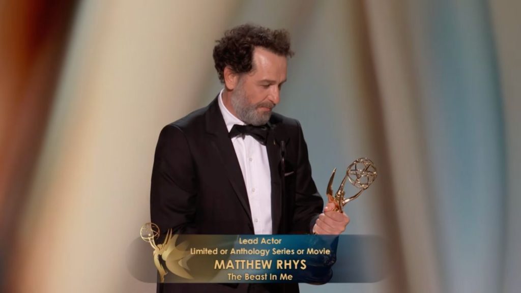 Matthew Rhys se llevó el Emmy por su papel en The Beast in Me de Netflix