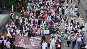 Trabajadores del IMSS convocan a tercera megamarcha el 30 de octubre