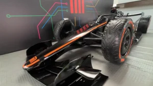 ¡Aguas, Checo! Metro de CDMX presume un auto de Fórmula 1 en una de sus estaciones