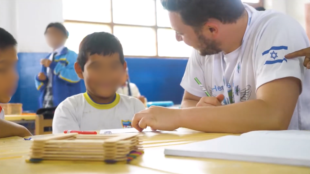 ¿Militares israelíes en Chiapas? Colectiva denuncia su presencia en escuelas públicas