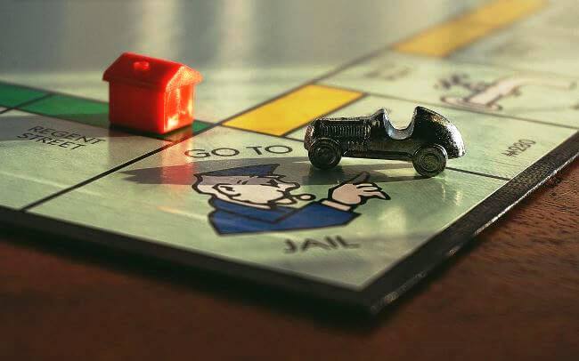 Un Monopoly gigante ha llegado a la CDMX y puedes entrar a jugarlo en un tablero de tamaño real