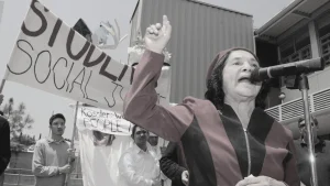 Muere Dolores Huerta, activista por los derechos civiles y creadora de la frase "¡Sí, se puede!"