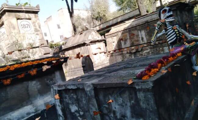 Actividades macabras y geniales: Así celebrará el Día de Muertos el Museo Panteón de San Fernando