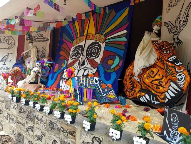¿Qué ver y en dónde? Guía de las ofrendas más monumentales de la CDMX