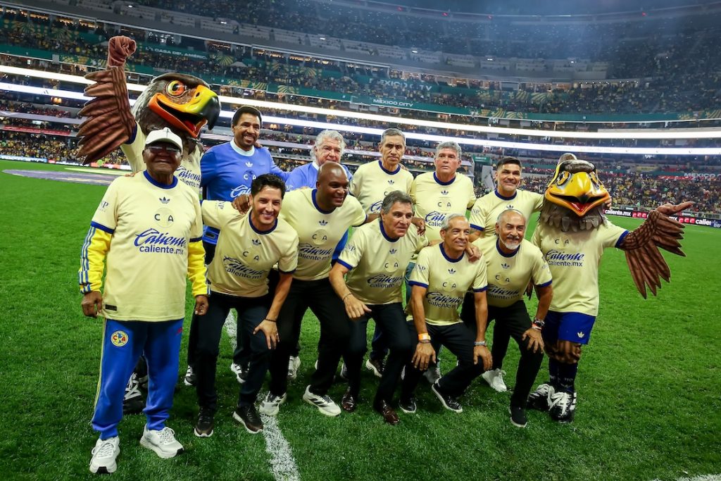 Los ex jugadores reconocidos en el 110 aniversario del América