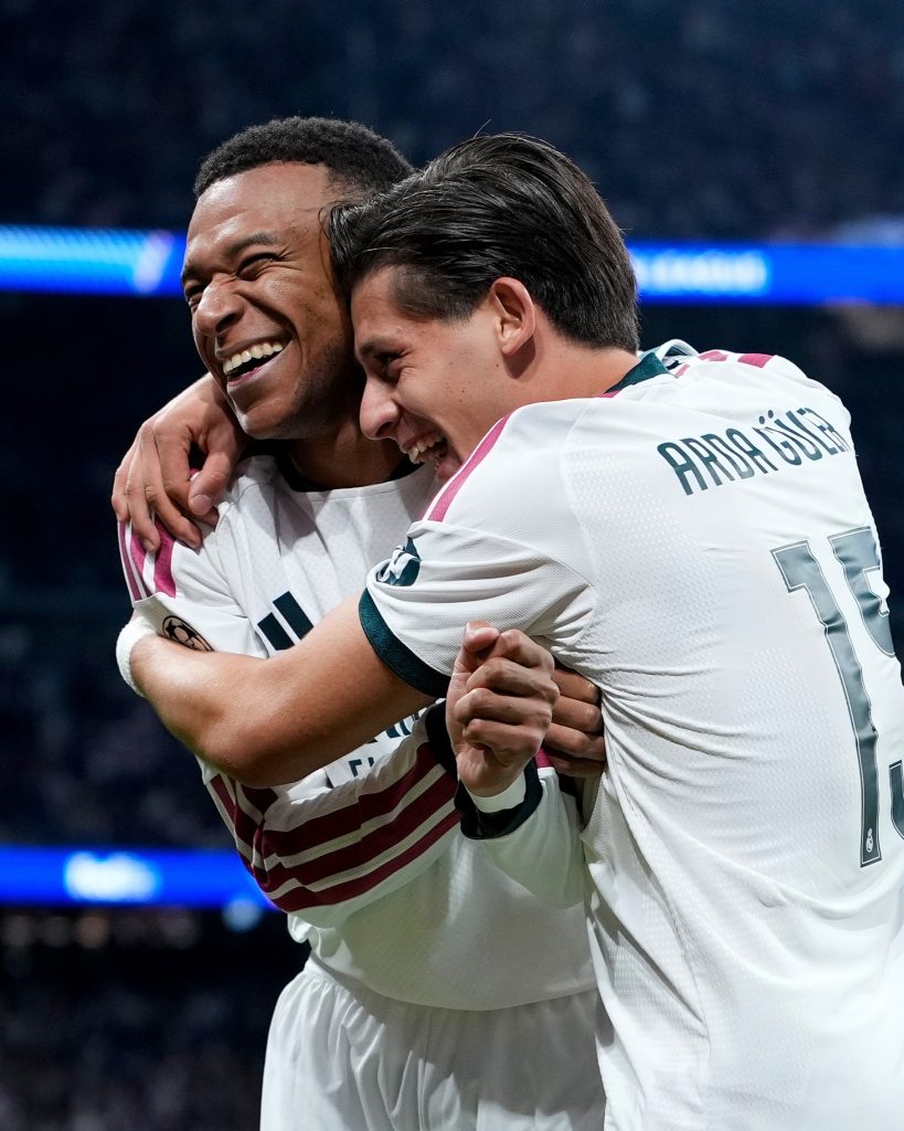 Mbappé marcó un doblete