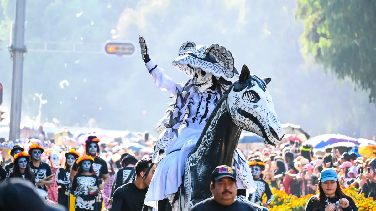 ¡Que no te agarre el tráfico! Ruta del Desfile de Día de Muertos 2026, calles cerradas y alternativas en CDMX