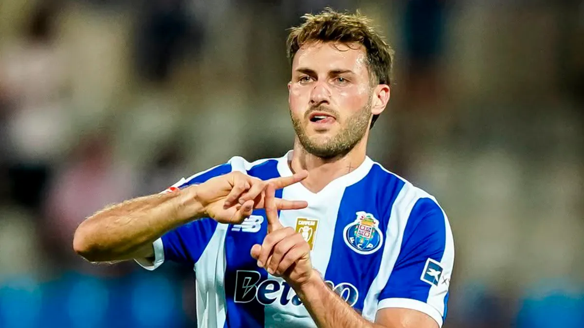 Santi Giménez con el Porto