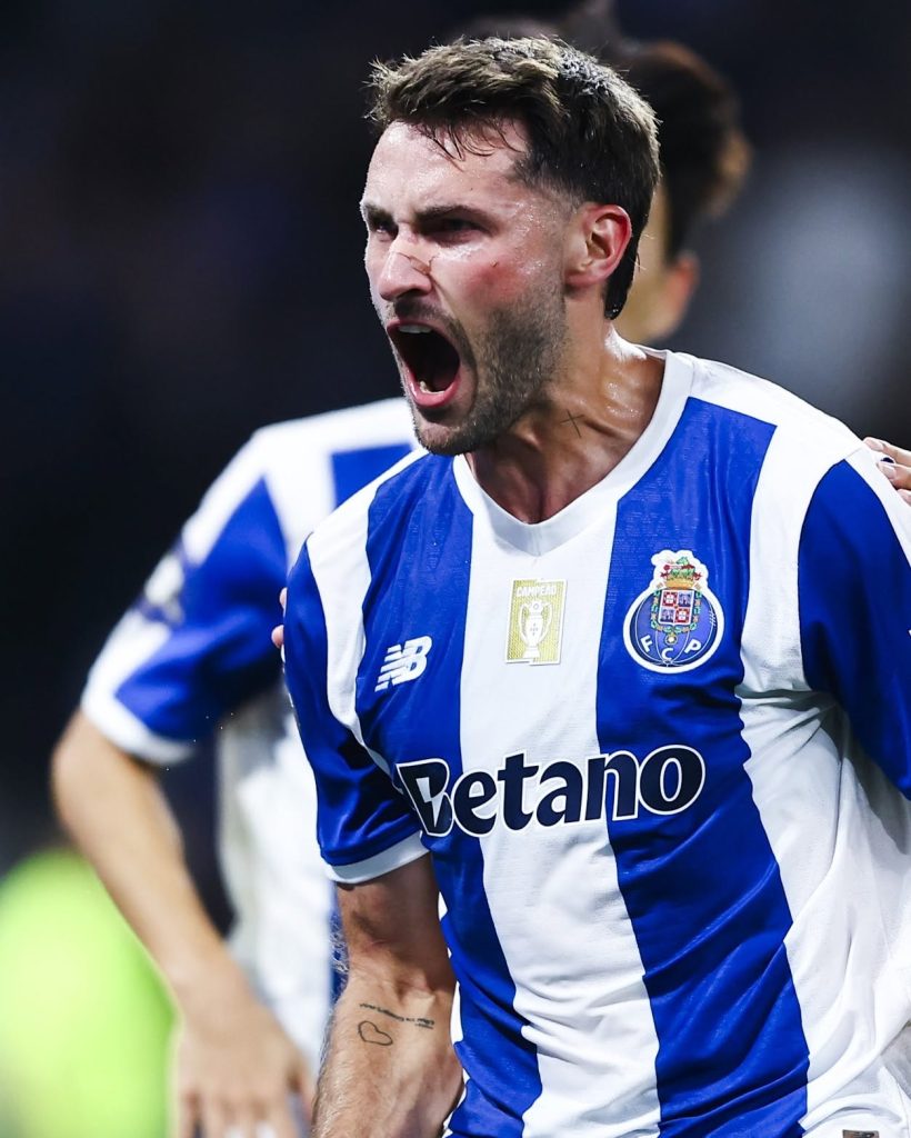 Santiago Giménez gol Porto