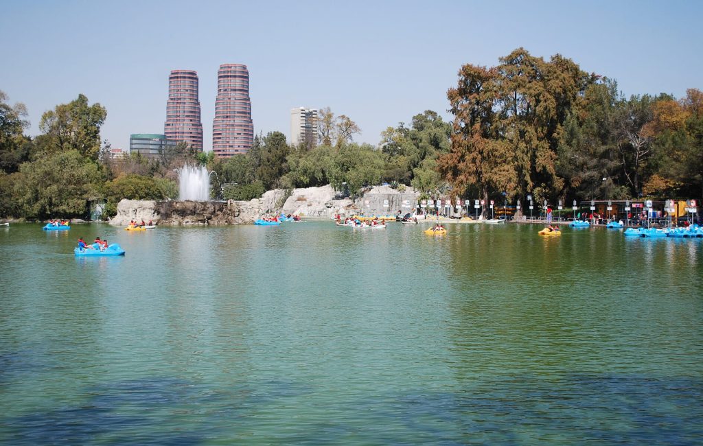 Velas led en el lago de Chapultepec