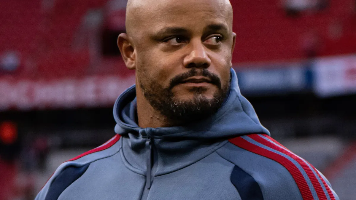 Vincent Kompany, hospitalizado tras desplomarse en pleno entrenamiento
