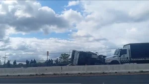 Vuelca camión de la Guardia Nacional en carretera Campeche-Mérida; hay al menos 10 lesionados