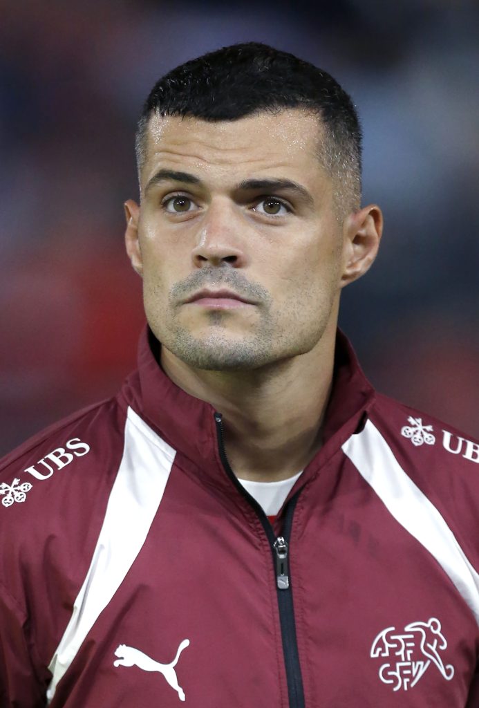 Granit Xhaka se salvó de ir a prisión tras falsificar certificados de COVID